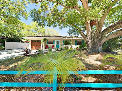 2123 Temple St Home