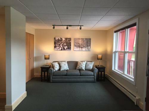 Motel Tahquamenon Suites Lodging