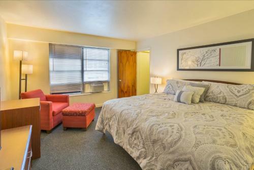 Hotel Palm Grove Inn