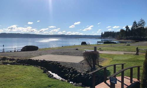 Motel The Waterfront At Potlatch