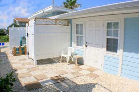 Two Palms #16831 Cottage