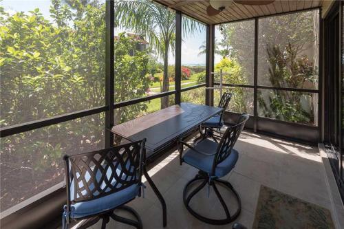 Apartamento East Gulf Condo #731