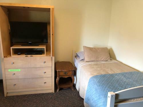 Bird Creek Motel