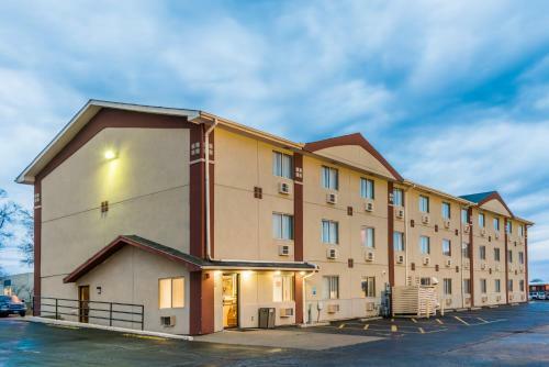 Hotel Super 8 By Wyndham Bloomington