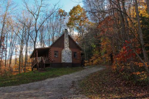 Pine Creek - Hocking Hills Cabin