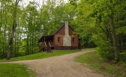 Pine Creek - Hocking Hills Cabin