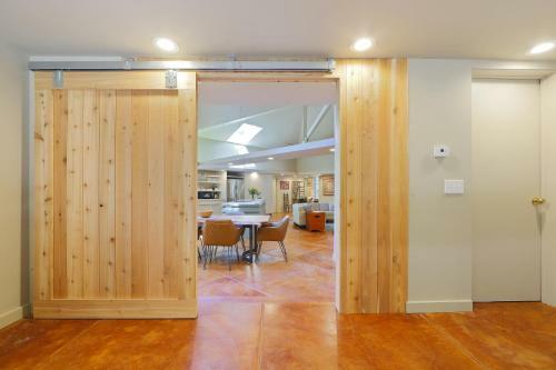 Architect's Redwood Rings Retreat