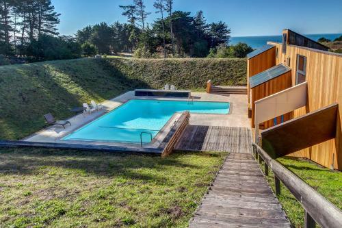 Architect's Redwood Rings Retreat
