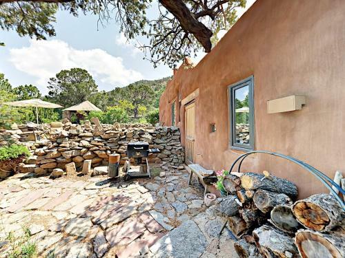 68 Winding Road House