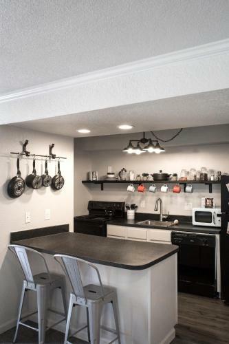 Hotel Cloverleaf Suites Overland Park