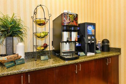 Hotel Best Western Plus Crossroads Inn & Suites