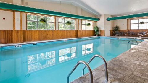 Hotel Best Western Plus Crossroads Inn & Suites