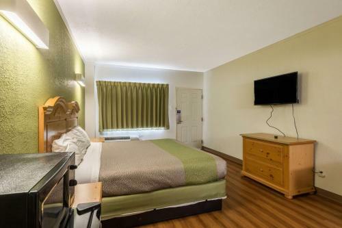 Hotel Motel 6 Huntington