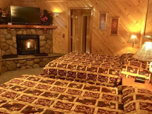 Giant Oaks Lodge