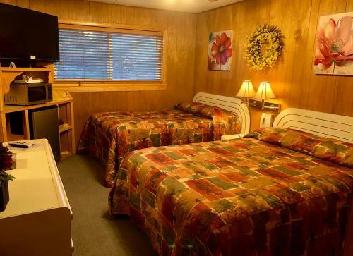 Giant Oaks Lodge