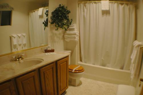 Giant Oaks Lodge