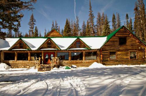 Posada Snowy Mountain Lodge