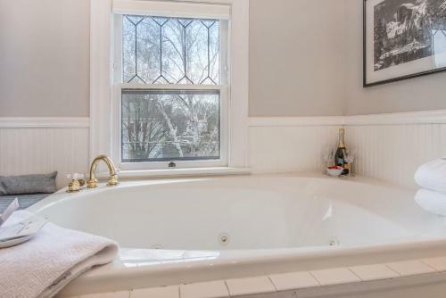 The Lamplighter Bed & Breakfast Of Ludington