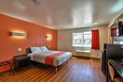 Hotel Coastal Valley Inn - Monterey