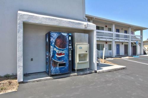 Hotel Coastal Valley Inn - Monterey