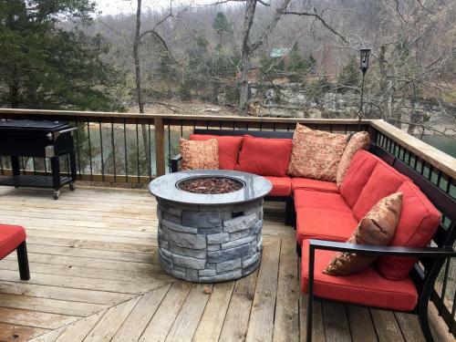 Hogscald Hollow Cabin