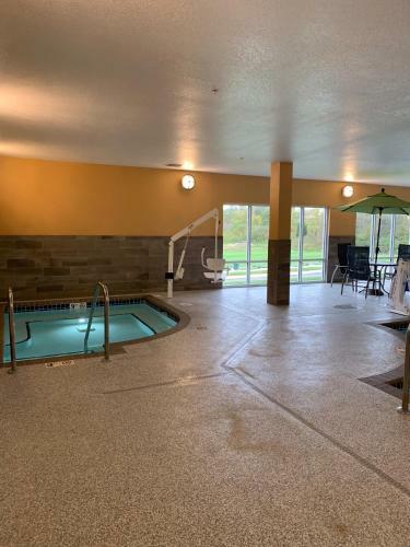Grandstay Hotel & Suites