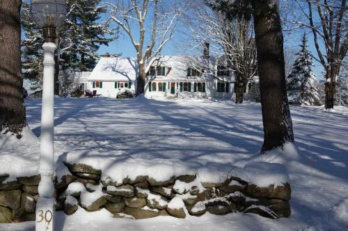 Maguire House Bed And Breakfast