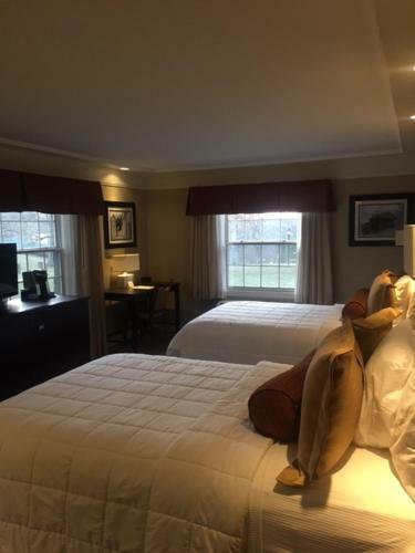 Hotel Kenyon Inn & Restaurant