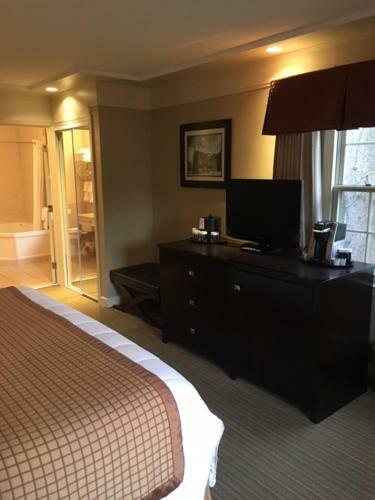 Hotel Kenyon Inn & Restaurant