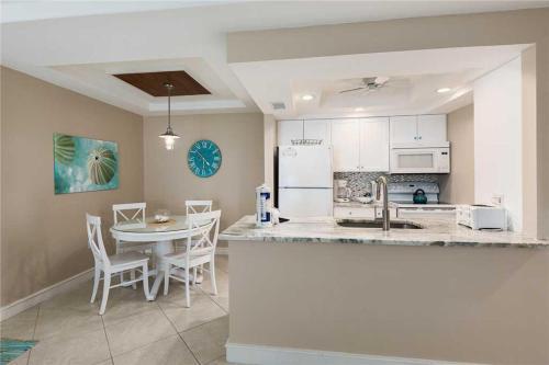 Apartamento East Gulf Condo #112