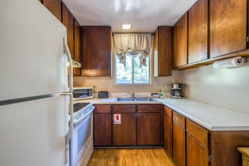 Spruce Grove Pioneer Cabin Condo