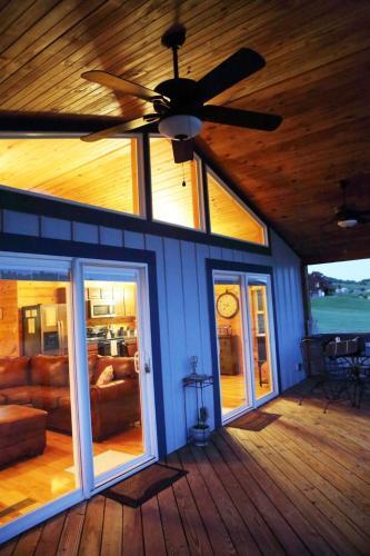 Morning Mist Cabin