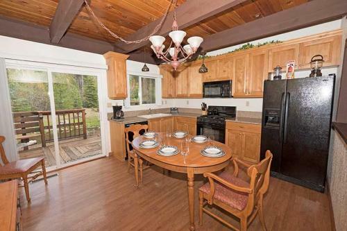 1627 Oneidas Street Home