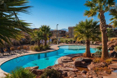 Pvz #44: Poolside Oasis At Paradise Village