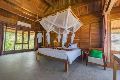 Hotel Qu?nh Vi�n Resort