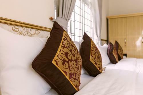 Aec Hotel Ban Me
