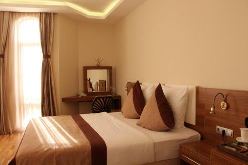 Leon Boutique Hotel