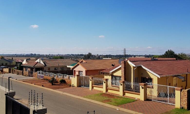 Hostal Ekuthuleni Guest House Vosloorus