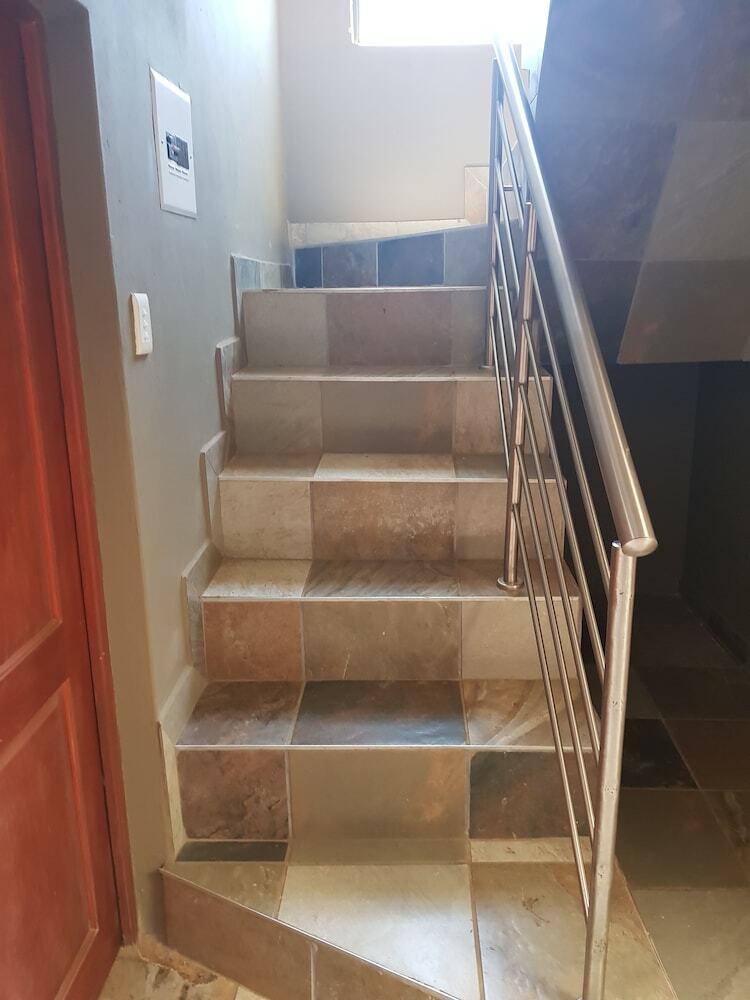 Hostal Ekuthuleni Guest House Vosloorus