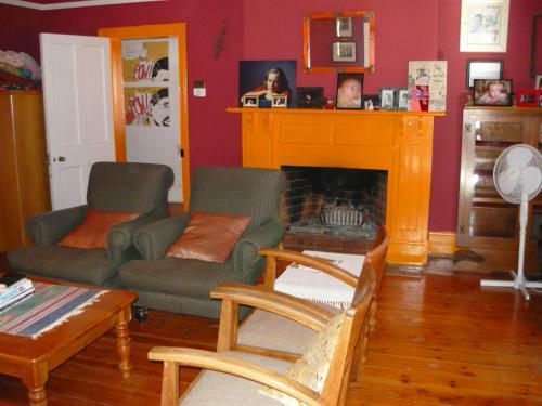 Hostal Purple House B&B