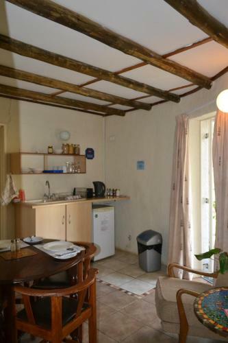 Hostal Plover Cottages