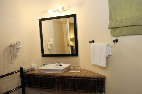 Bush Bungalows At Sun City Resort
