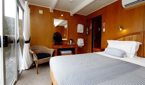 Shayamanzi Houseboats