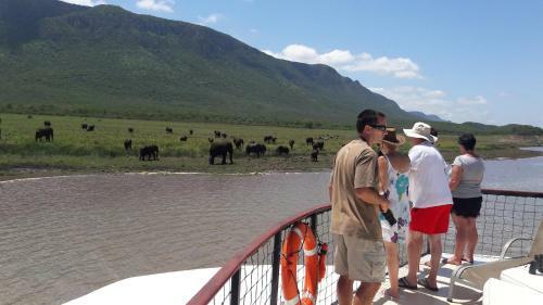 Shayamanzi Houseboats