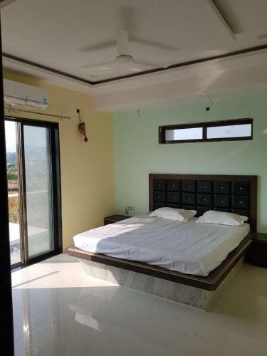 Villa 3bhk AC Bungalow With Swimming Pool White House!