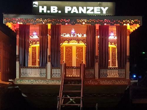 Houseboat Panzey