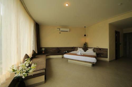 Hotel Shilhaandara