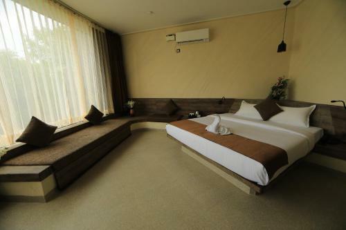 Hotel Shilhaandara