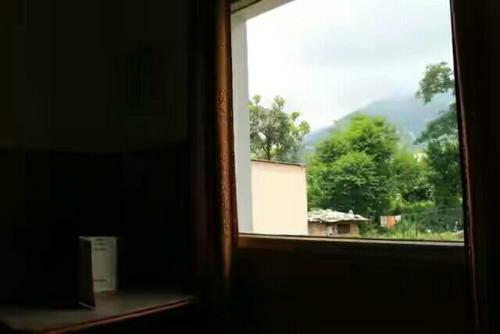 Hotel Today, Katra