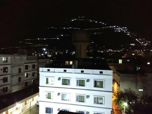 Hotel Today, Katra